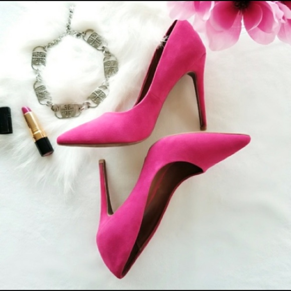 Steve Madden pink suede pumps